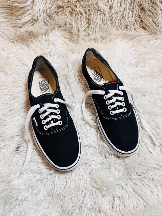 Vans Authentic Black Lo Top