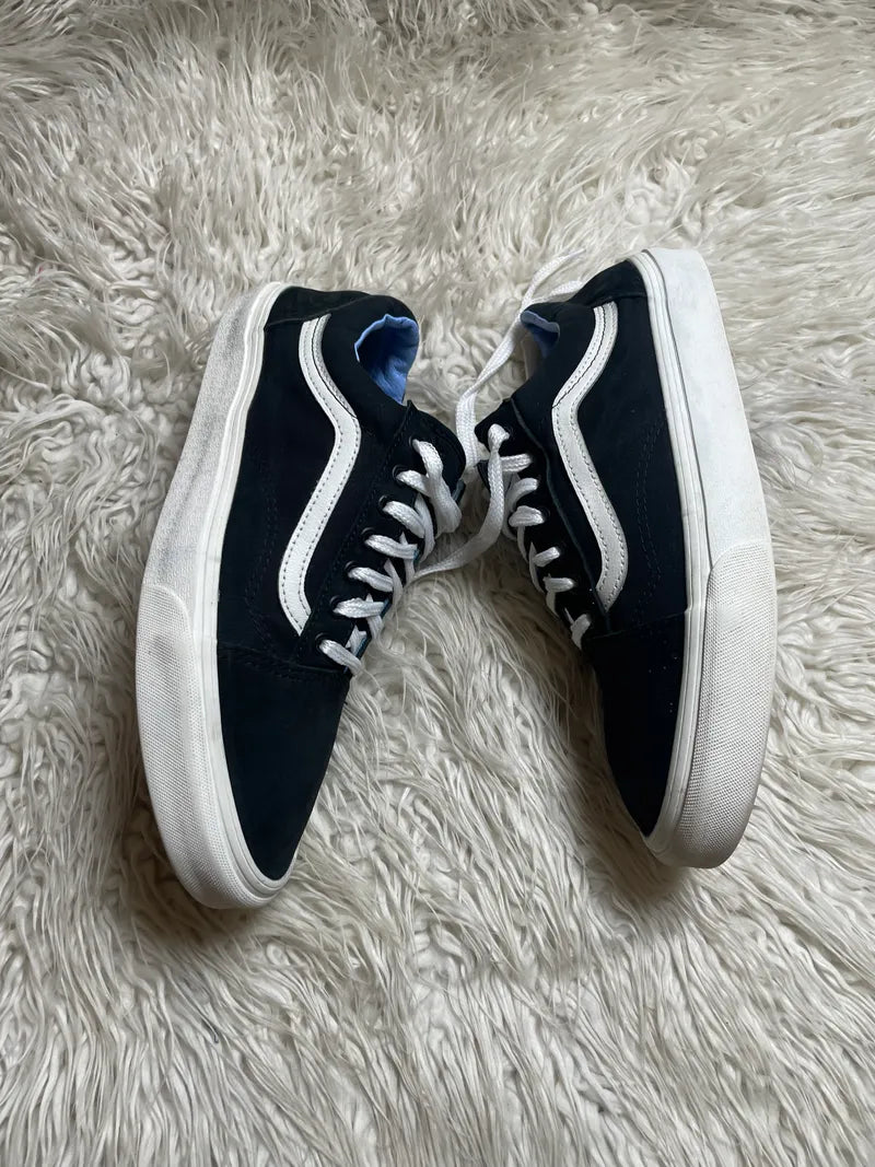 Vans | Black & White | Lo Top | Old Skool Padded