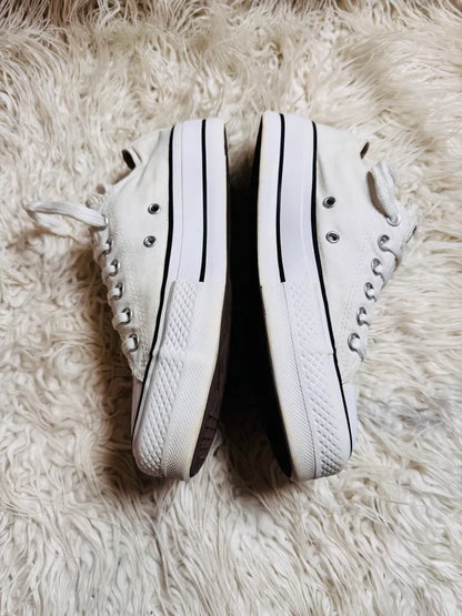 Chuck Taylor | White | Low top| Converse | Platforms