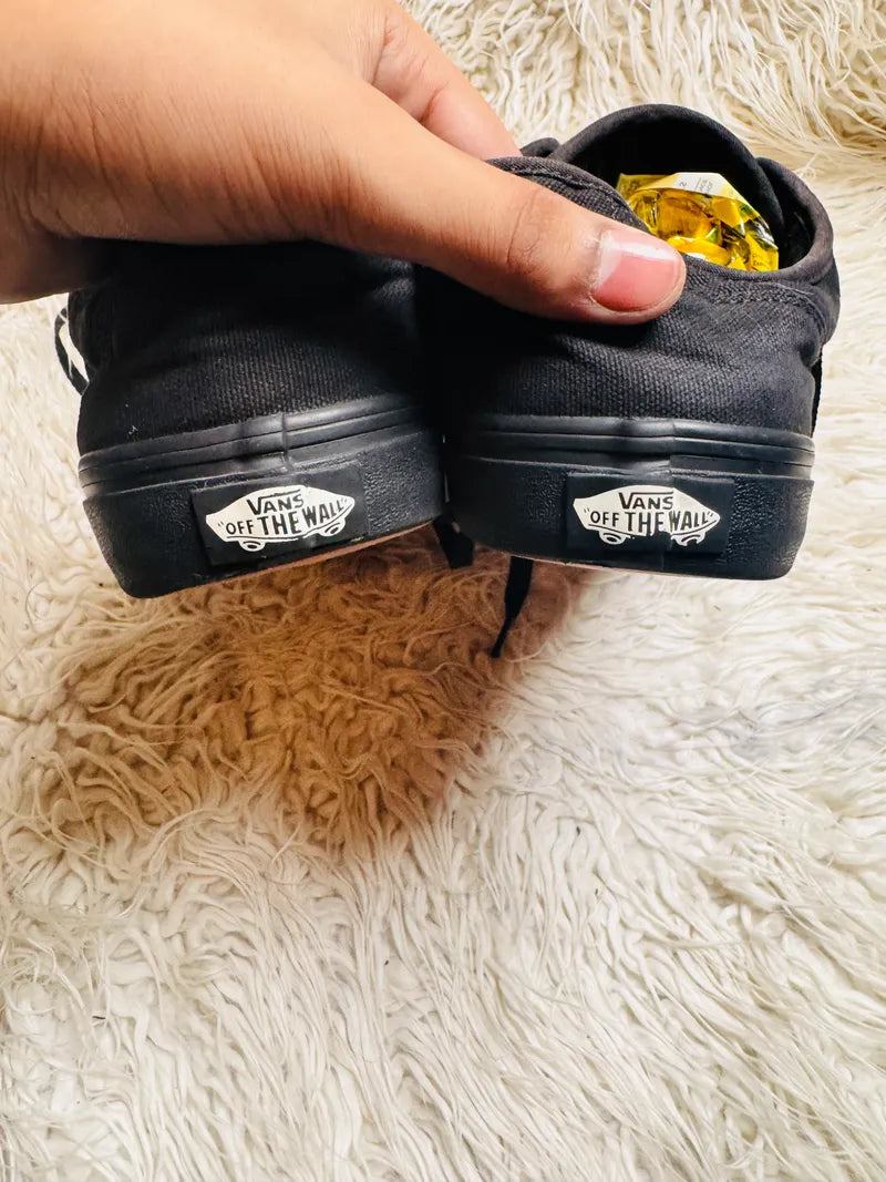 Vans Authentic | Black | Lo Top