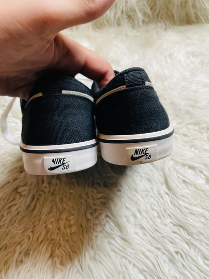 Nike men’s | Black & White