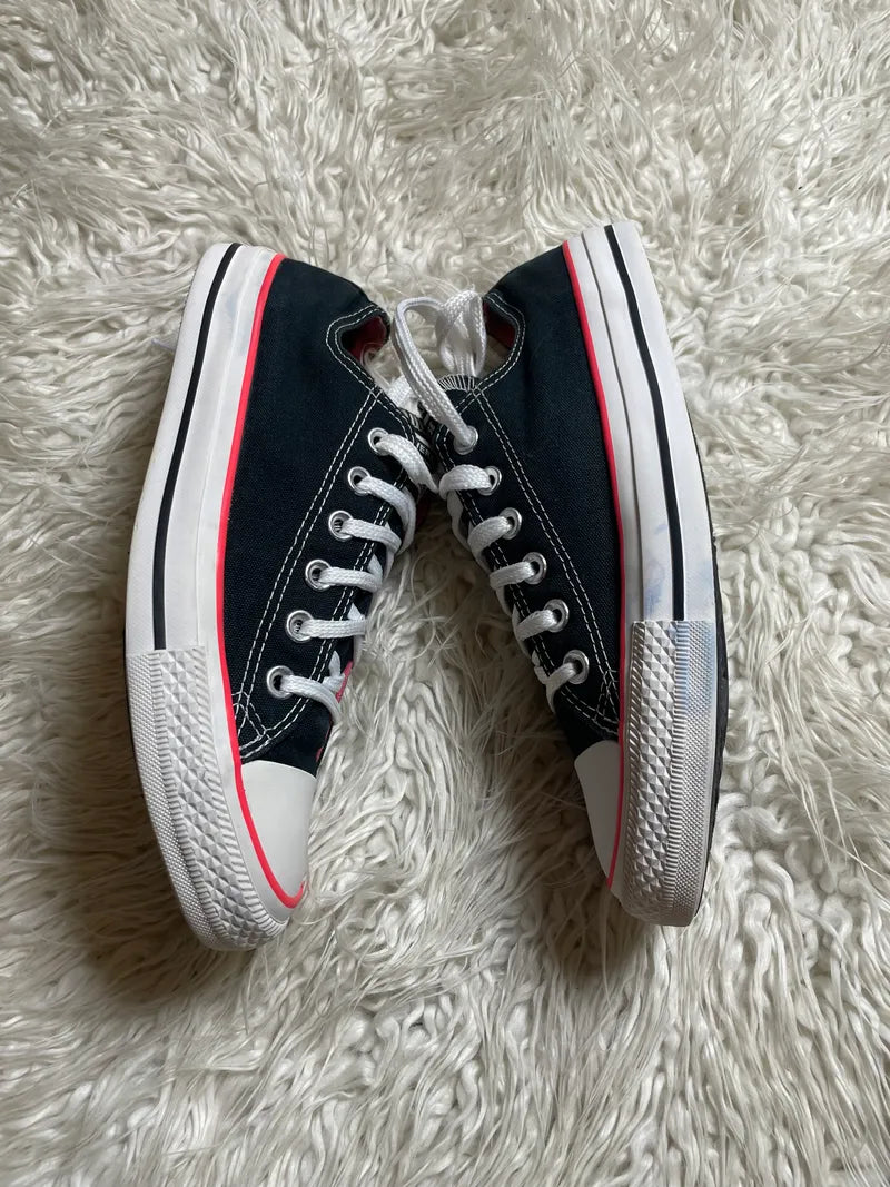 Chuck Taylor | Black & White | Lo top | Converse